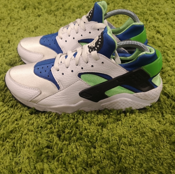 Nike Other - Nike Air Huarache Scream Green